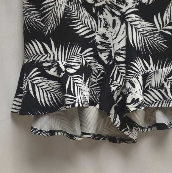 Palm ruffle shorts - Picture 5 of 7